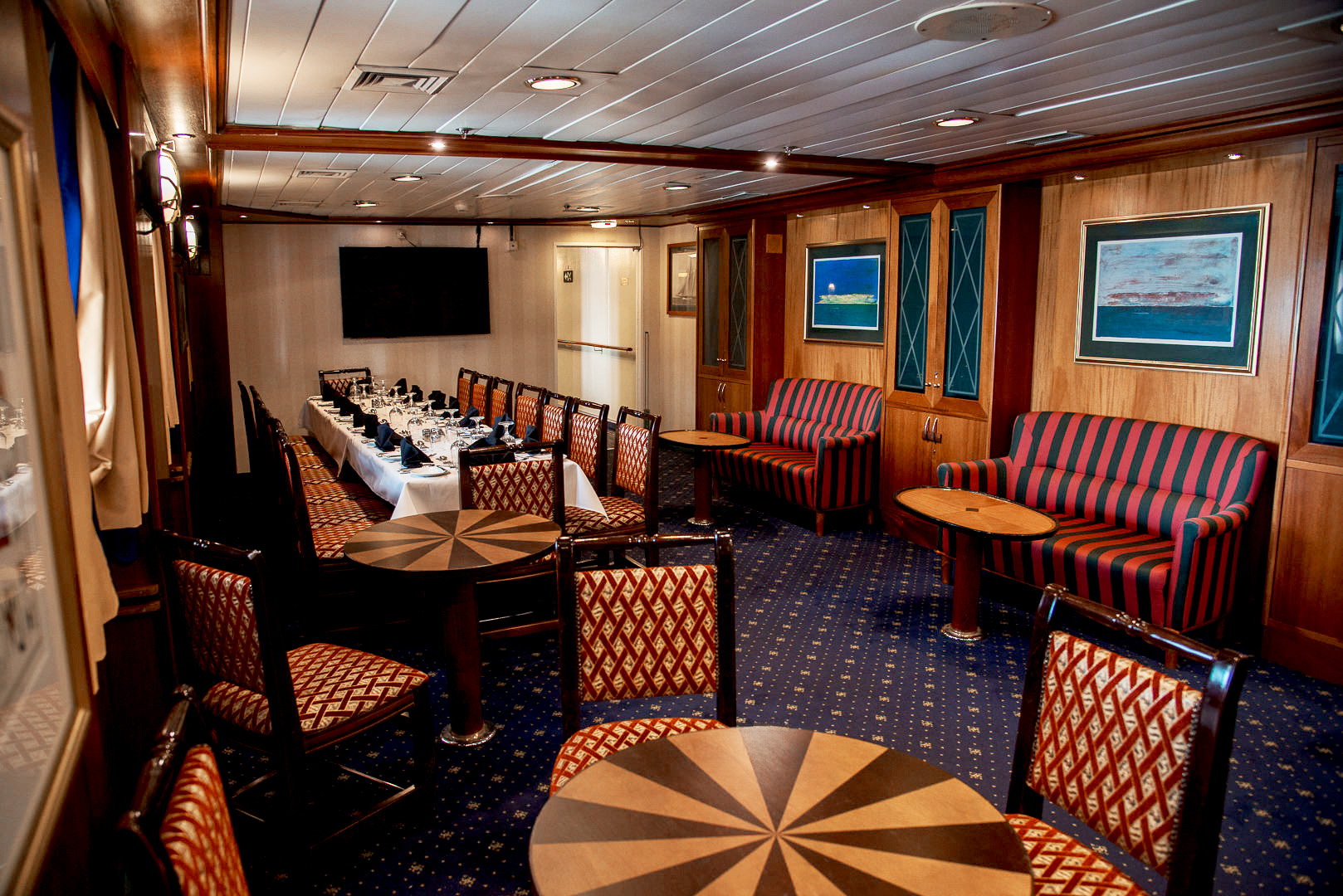 The Clipper Club interior on the Expedition ship