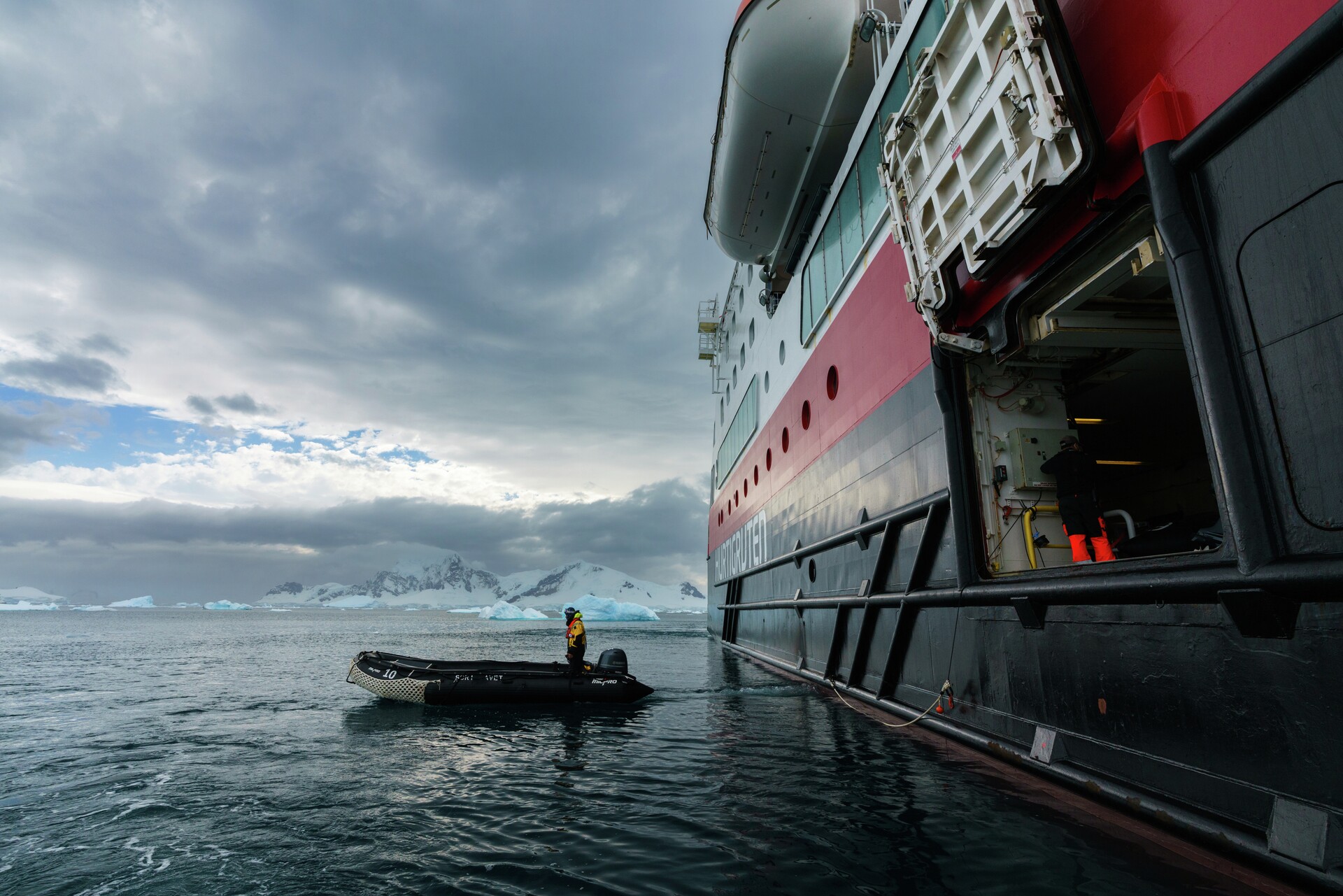 MS Fram in the Errera Channel