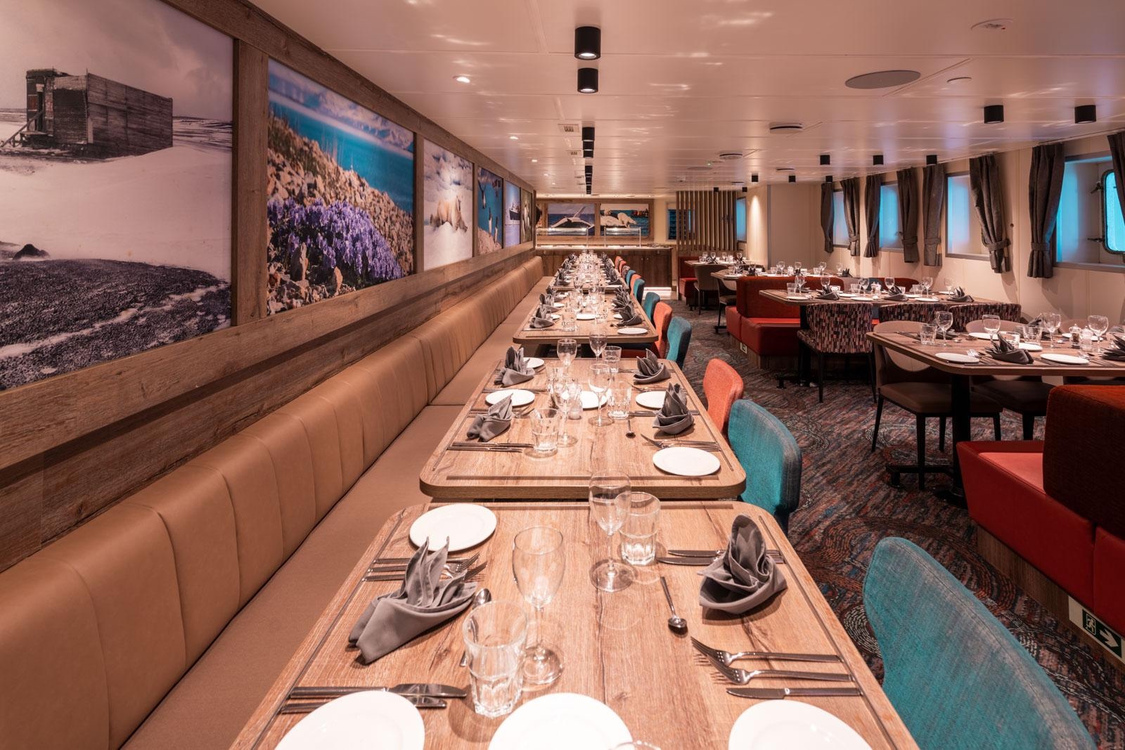 The dining room on the Ortelius