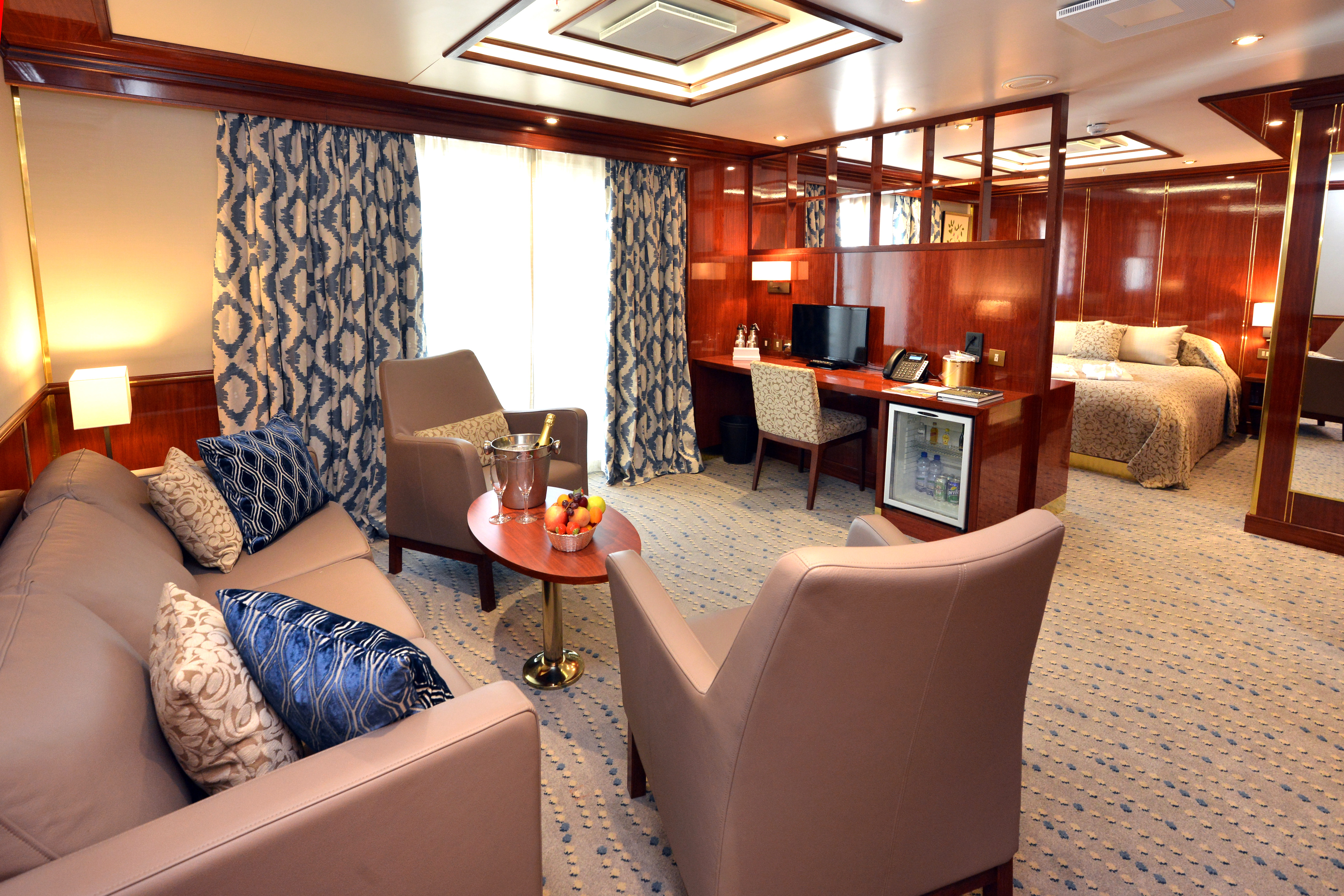 What is a luxury Antarctica cruise like? Hebridean Sky Ship