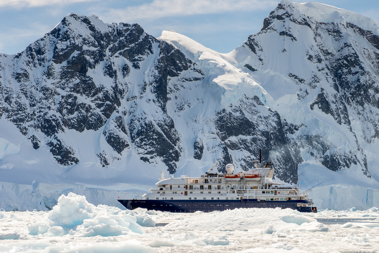 Cruise to the Antarctic Peninsula