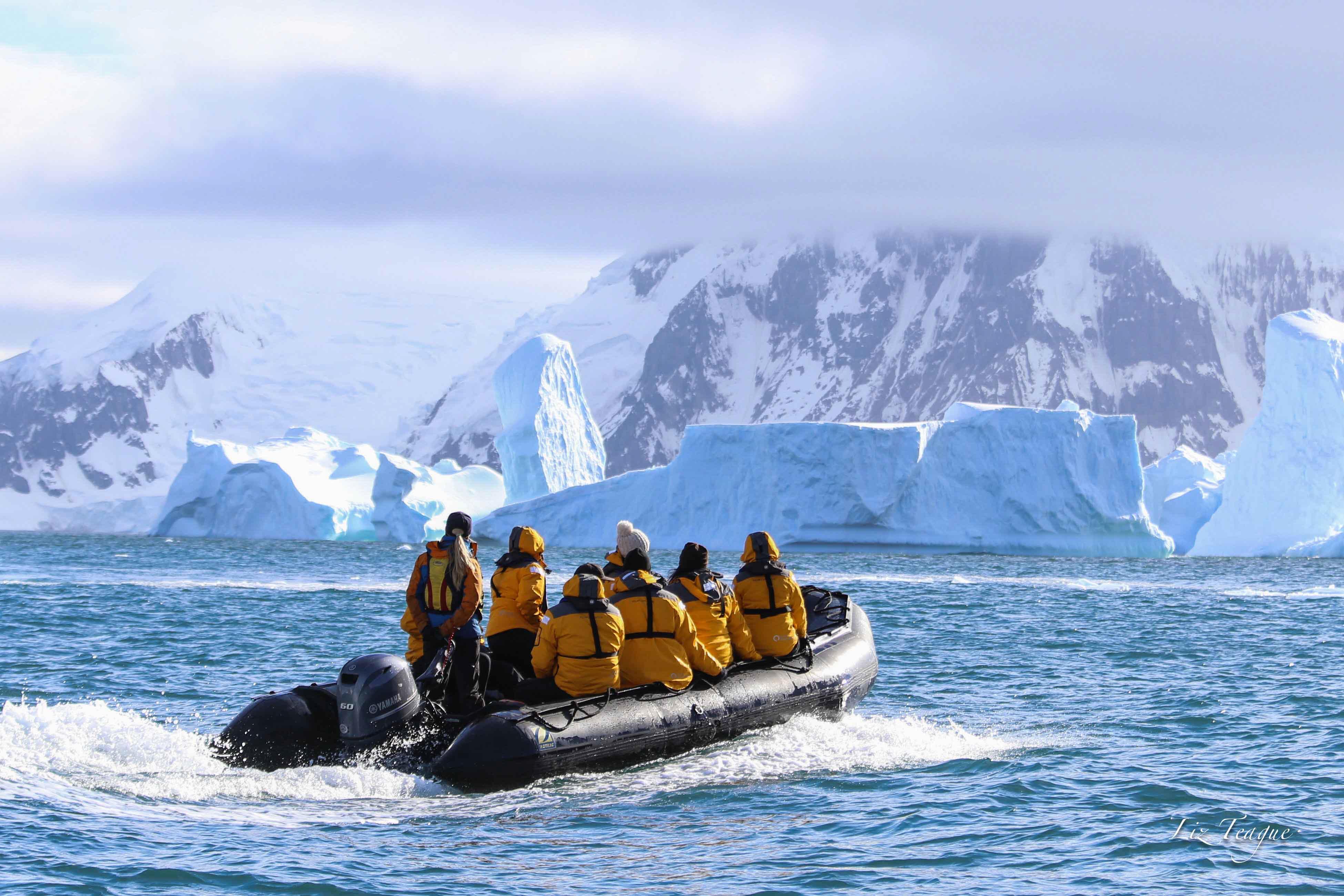 Fly & Cruise Polar Circle