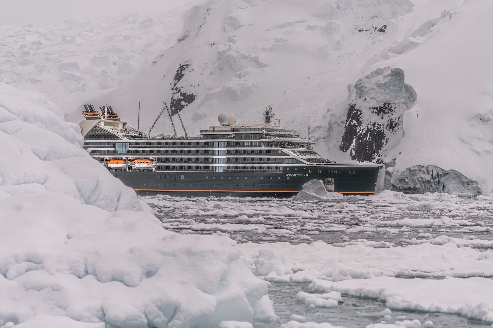 seabourn-venture-swoop-antarctica