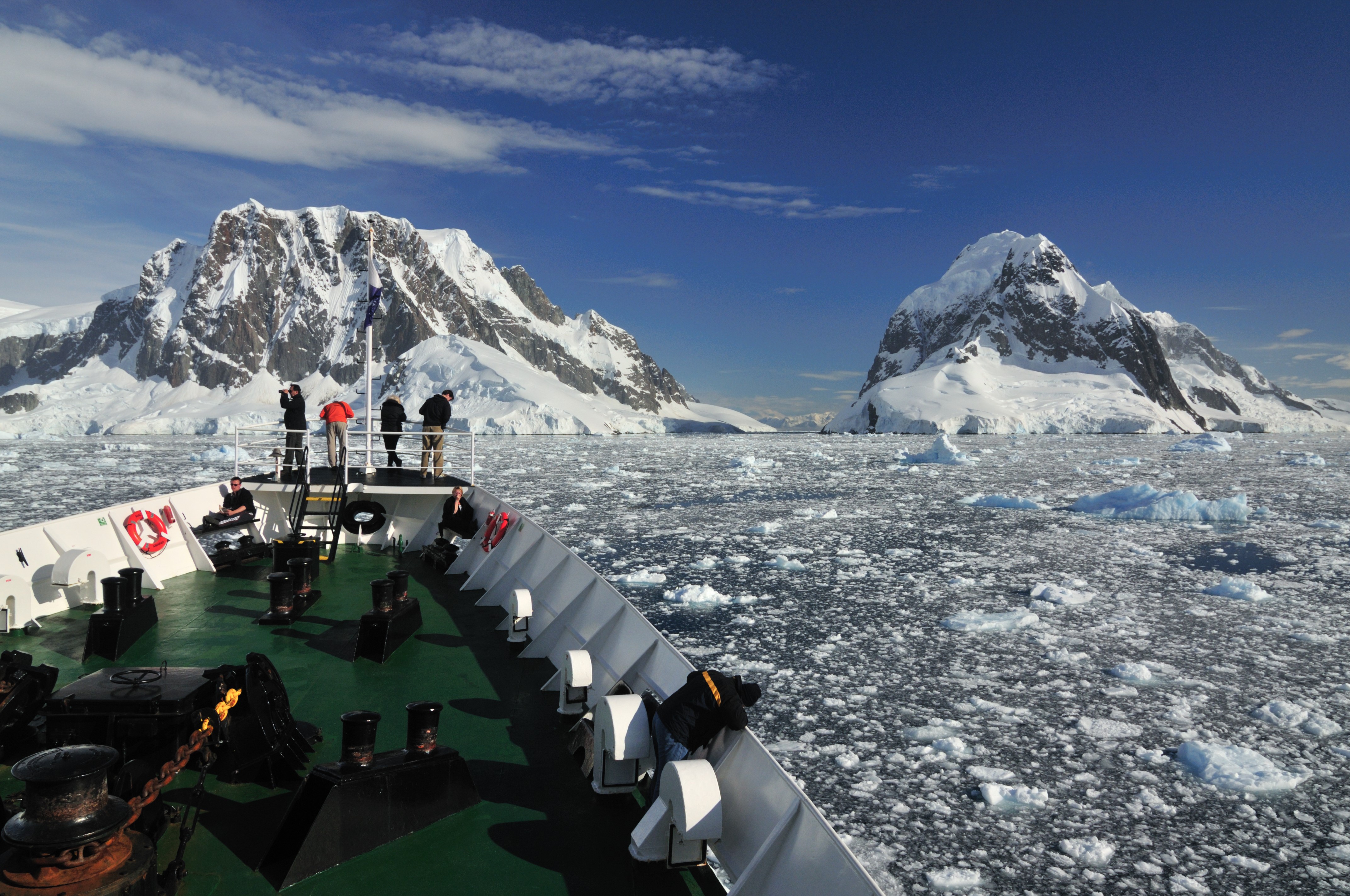 Guide To Antarctic Expedition Cruises | Swoop Antarctica