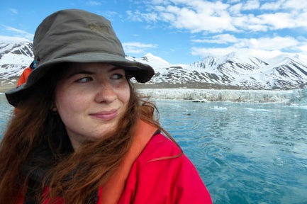 Lizzie at Swoop wth Antarctica backdrop