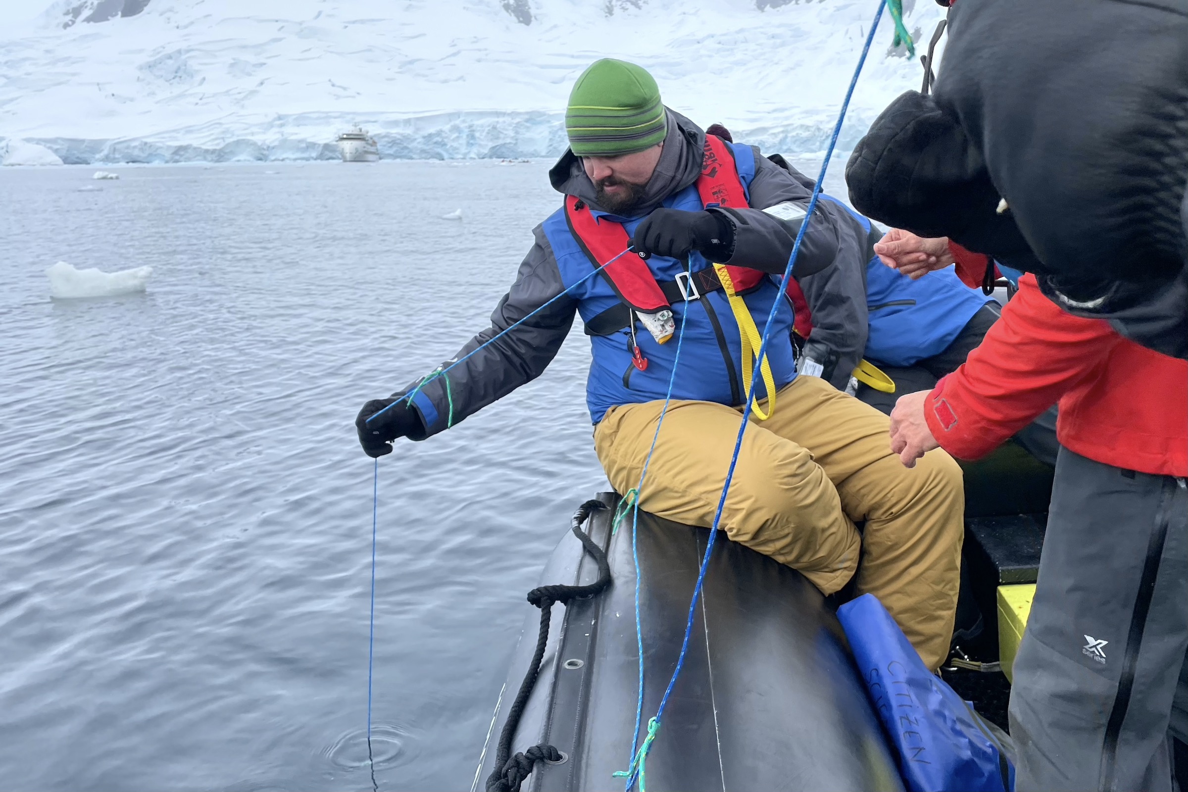 Carrying out a Secchi Disk citizen science survey in Antarctica