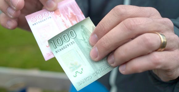 Currency, budgeting & tipping