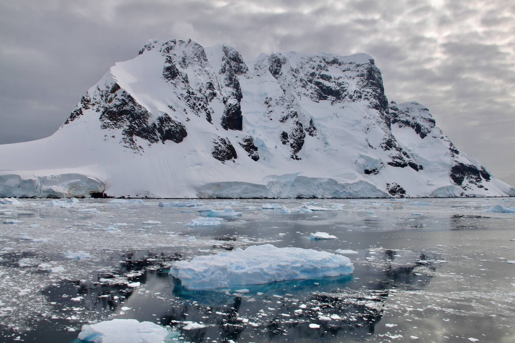 The Lemaire Channel's stunning scenery 