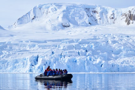 Fly & Cruise Antarctica