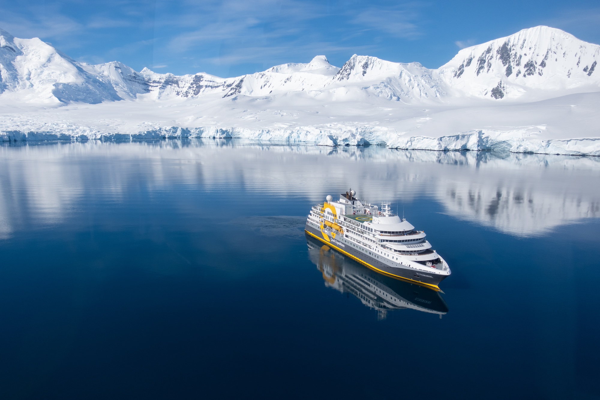 Ultramarine ship taken from a helicopter 