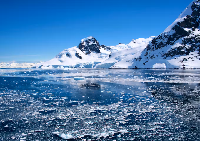 ANTARCTICA ICE MOUNTAINS