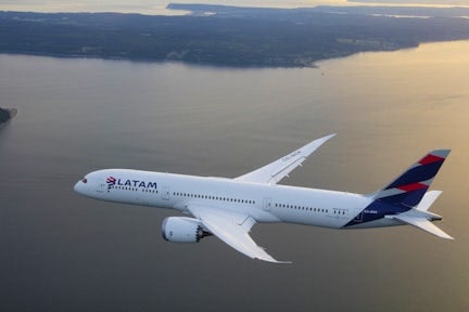 A Latam plane in flight