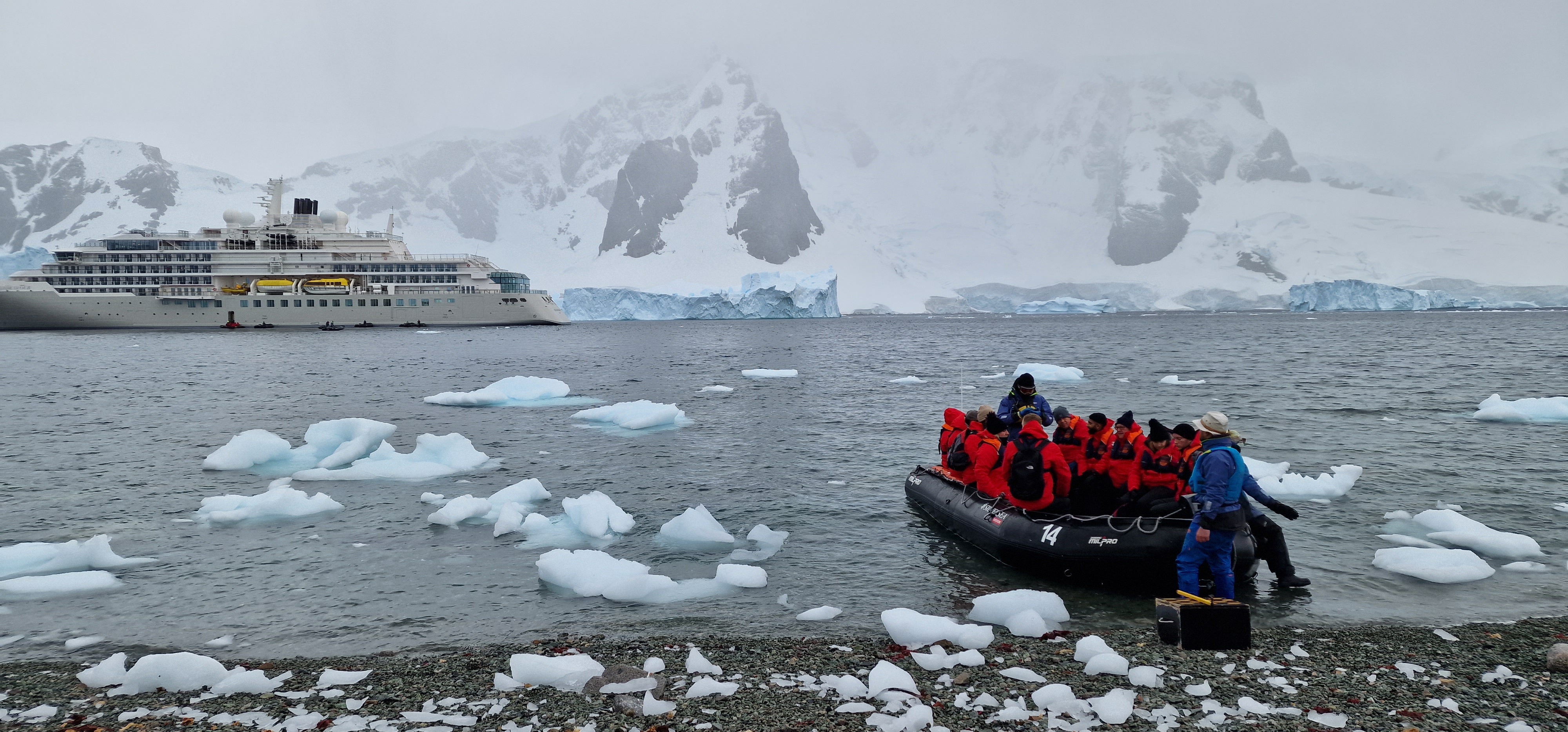 Grabbing a zodiac back to the ship