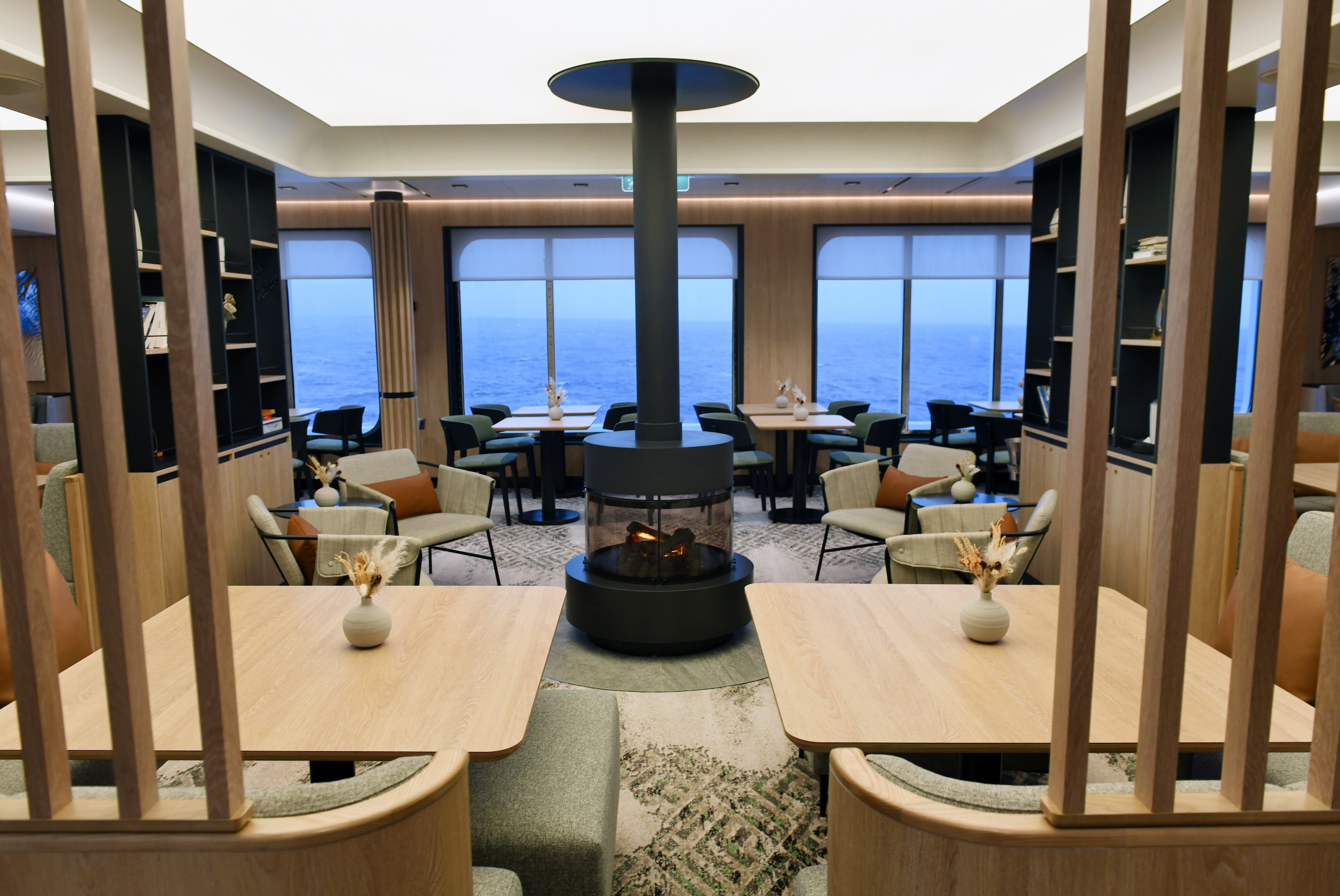 The Club Lounge on the SH Minerva