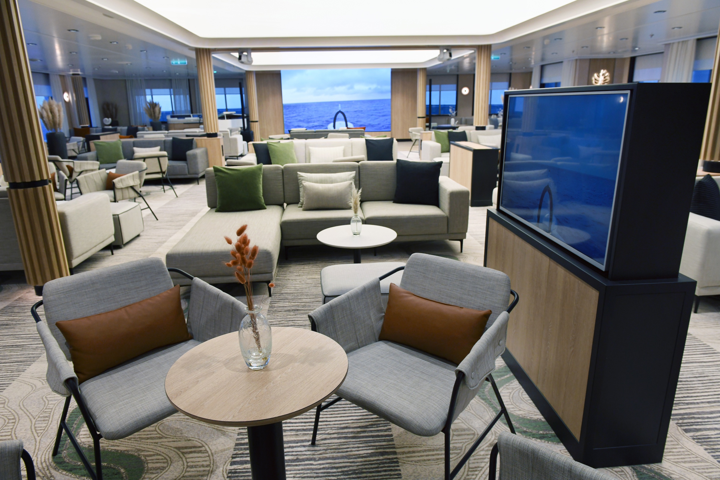 The SH Minerva expedition ship's Observation Lounge