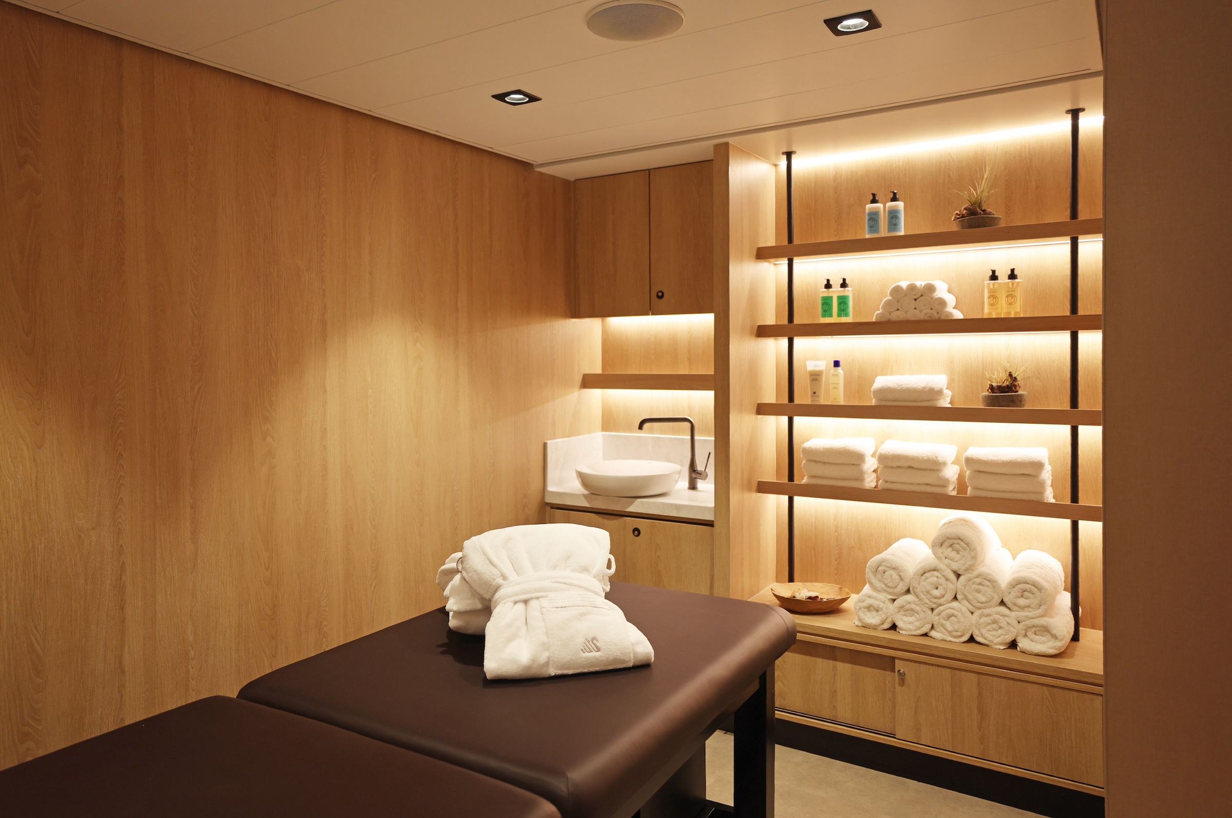 The SH Minerva expedition ship's spa